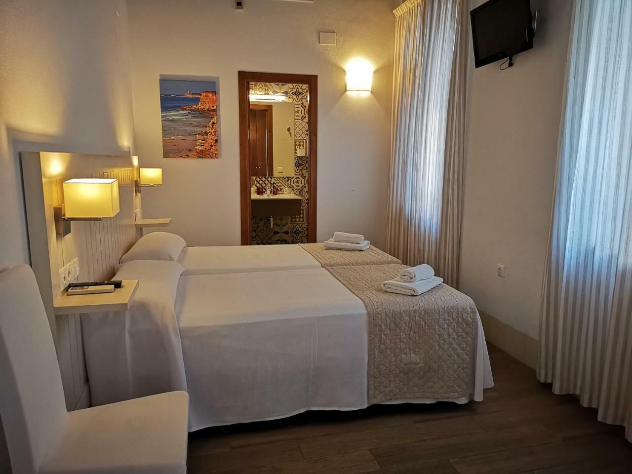 Hostal La Fonda Conil de la Frontera Kültér fotó